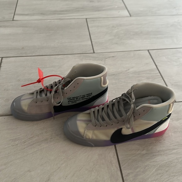 Serena Williams Nike Blazers - Picture 3 of 3